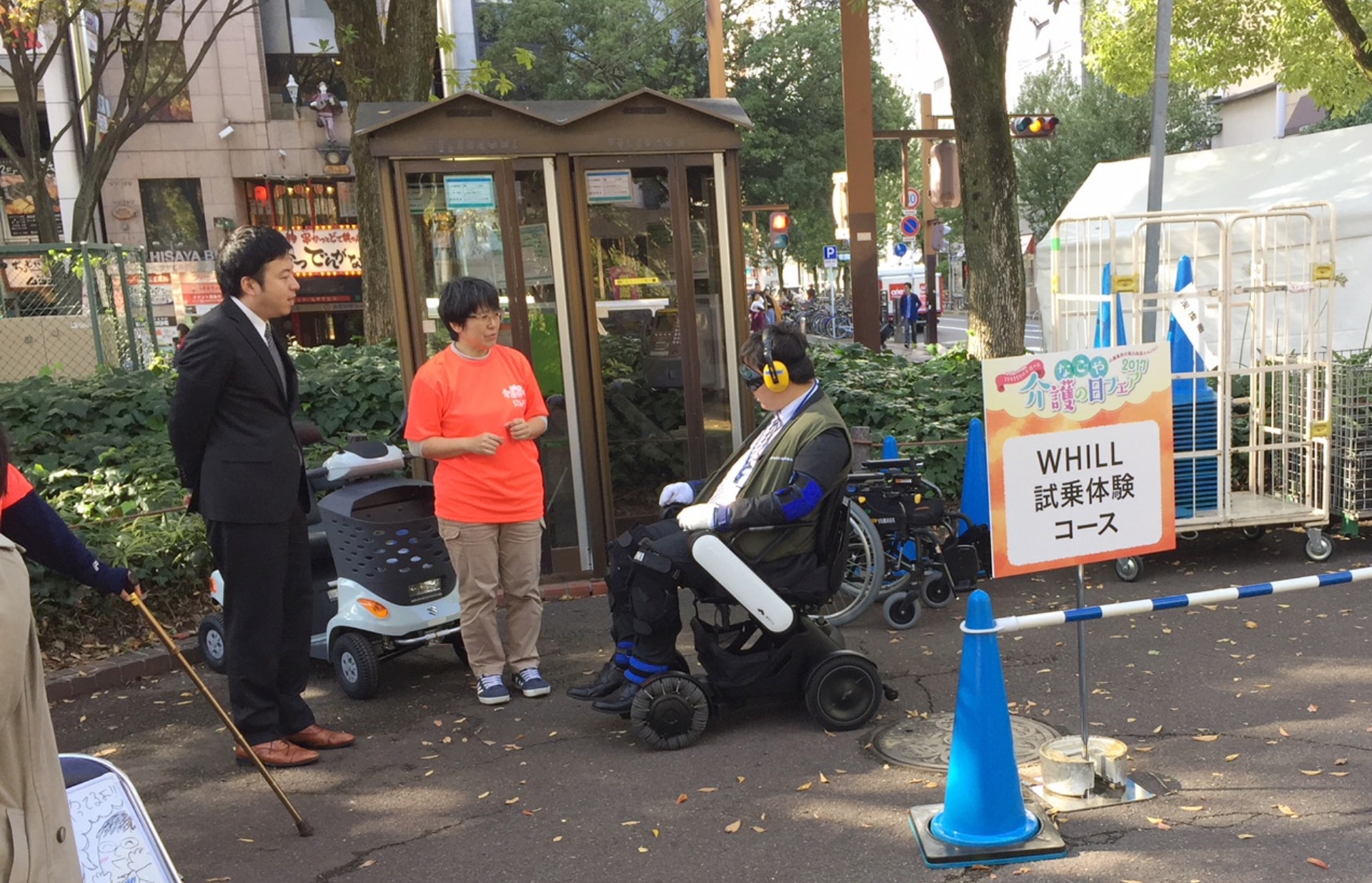 電動車いすの試乗体験コースの様子